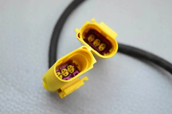 Huvudgångsbehållare AUDI Q5 (FY) 80A823823D image 8