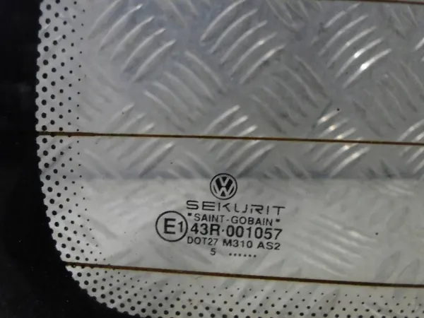 Vitre de hayon VW T4 OEM 701 - État utilisé image 4