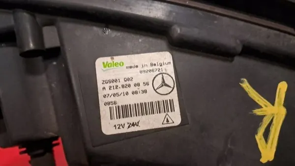 Mercedes-Benz E-Klasse W207 Rechter LED Mistlamp image 8