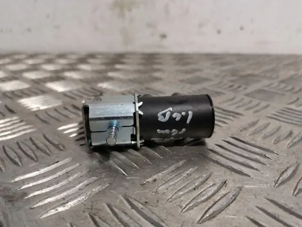 Nissan Turbolader-Regelventil OEM K5T485947X20 - Gebraucht image 2