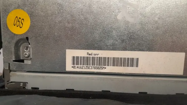 VW Fox Fabrieksradio OEM 5E3765825M - Gebruikt image 3