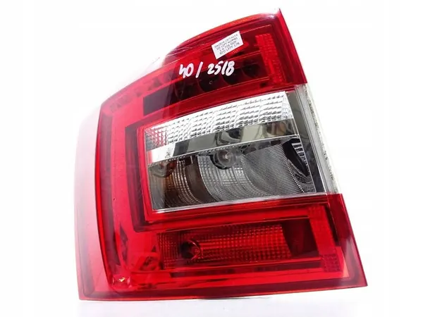 Lámpara trasera izquierda Skoda Octavia 3 Lift image 2