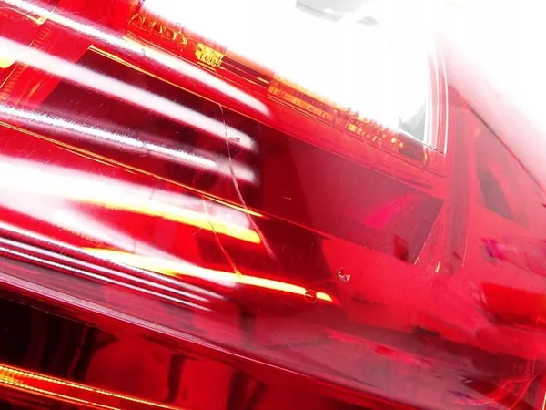 Lámpara trasera izquierda Skoda Octavia 3 Lift image 5