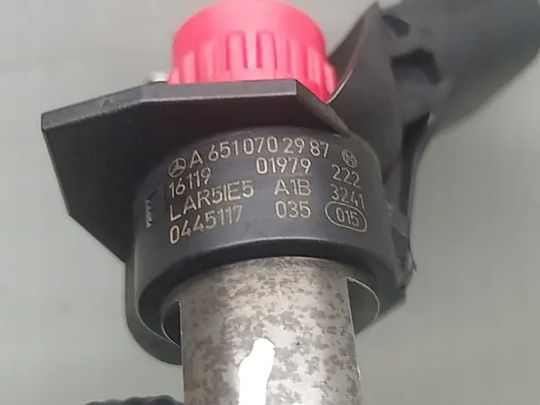 Inyector de combustible Mercedes-Benz W205 C220 2.2 CDI A6510702987 image 10