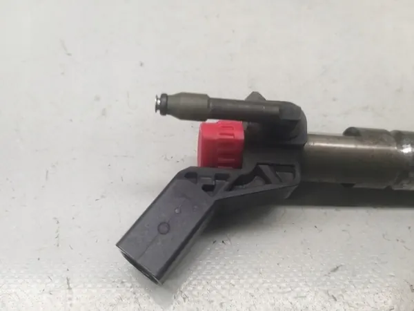 Inyector de combustible Mercedes-Benz W205 C220 2.2 CDI A6510702987 image 6