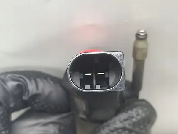 Inyector de combustible Mercedes-Benz W205 C220 2.2 CDI A6510702987 image 7