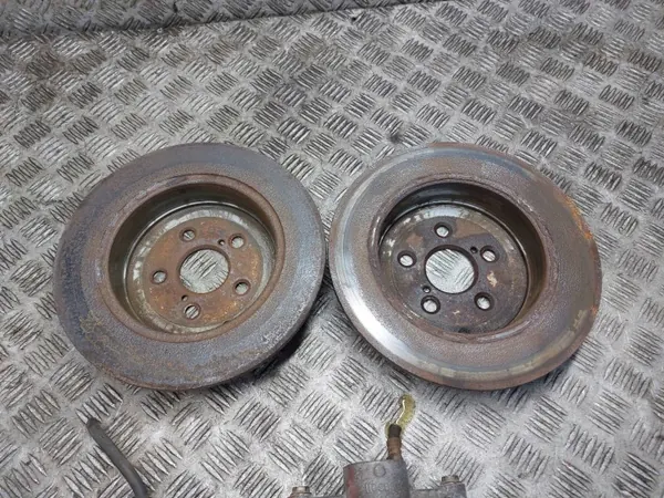 OEM TARCZE HAMULCOWE TYŁ + ZACISKI TOYOTA AVENSIS T25 image 5