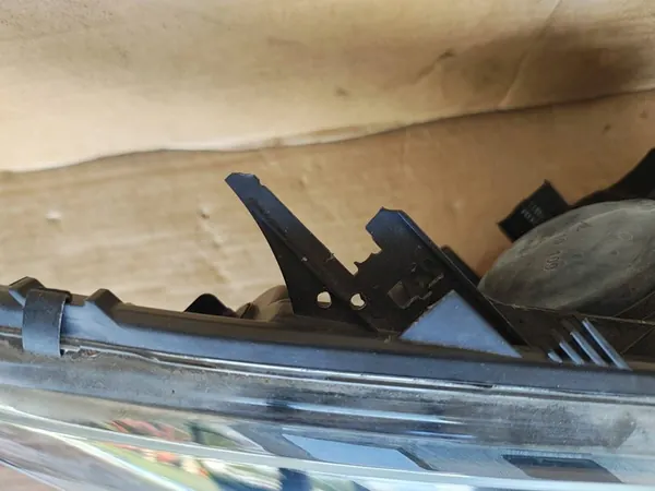 Etuvalo Renault Megane III 2014-2016 Oikea 260103761R image 5