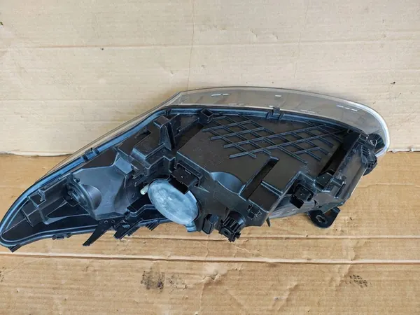 Etuvalo Renault Megane III 2014-2016 Oikea 260103761R image 6