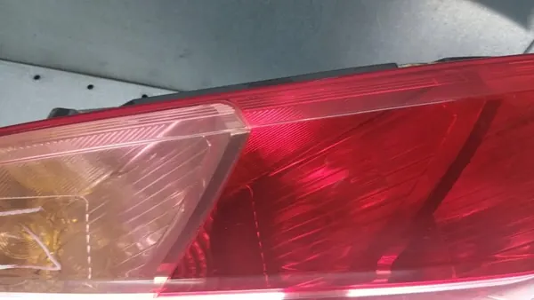 Luz trasera izquierda Fiat Grande Punto image 4