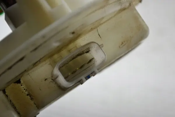 RENAULT CLIO III 1.2 Brandstofpomp image 4