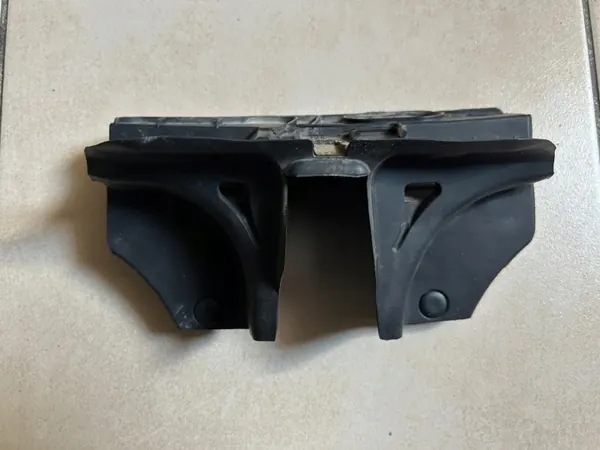 Sivutiiviste OEM 68271722A Jeep Wrangler JL 2018+ image 2