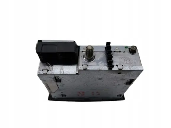 Radio CD OEM 8200483757 pour Renault Clio 3 (2005-2009) image 3