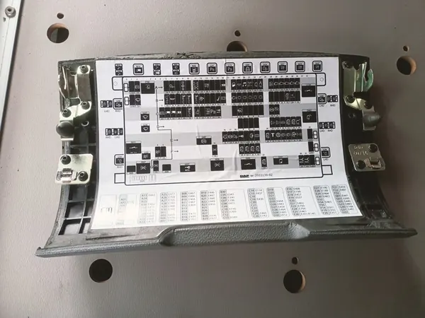 Sulakkeiden kotelo DAF XF 106 2022139 image 2