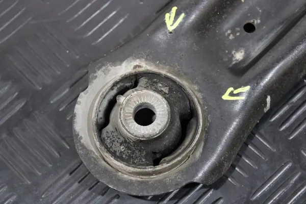 Braccio di controllo anteriore destro VW Passat B8 3Q0407154B image 2