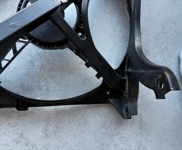 Porsche 911 992 Jäähdyttimen Kiinnike Oikea Etu OEM image 4