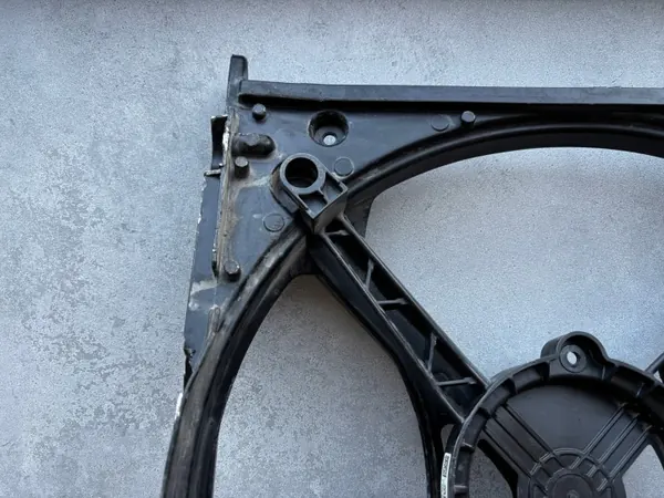 Porsche 911 992 Jäähdyttimen Kiinnike Oikea Etu OEM image 7