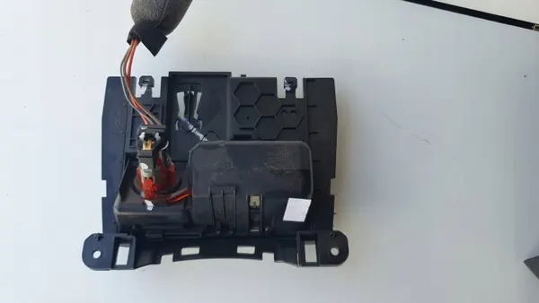 Audi A4 B8 Aschenbecher OEM 8k0857951 - Gebraucht image 4