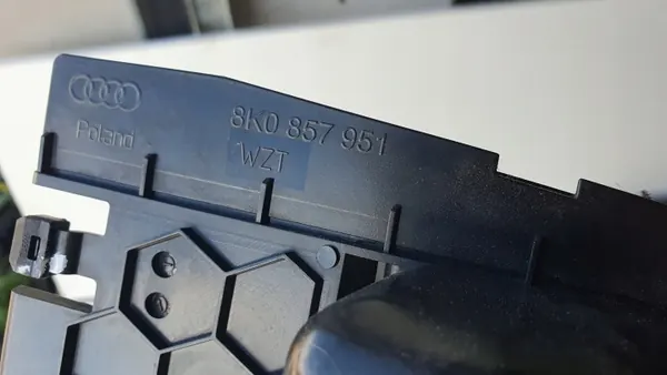 Audi A4 B8 Aschenbecher OEM 8k0857951 - Gebraucht image 5