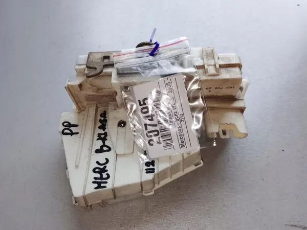 OEM Karnas-207495-12522871 Oikea etulukko Mercedes image 2