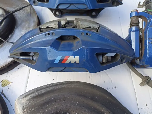 Conjunto de Disco e Pinça de Freio BMW G20 G21 - Usado OEM image 6