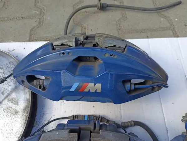 Conjunto de Disco e Pinça de Freio BMW G20 G21 - Usado OEM image 7