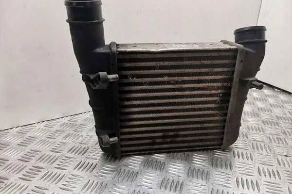 Radiador intercooler AUDI A4 AVANT 1.9L Diesel image 2