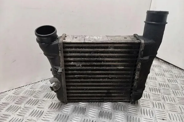 Radiador intercooler AUDI A4 AVANT 1.9L Diesel image 3