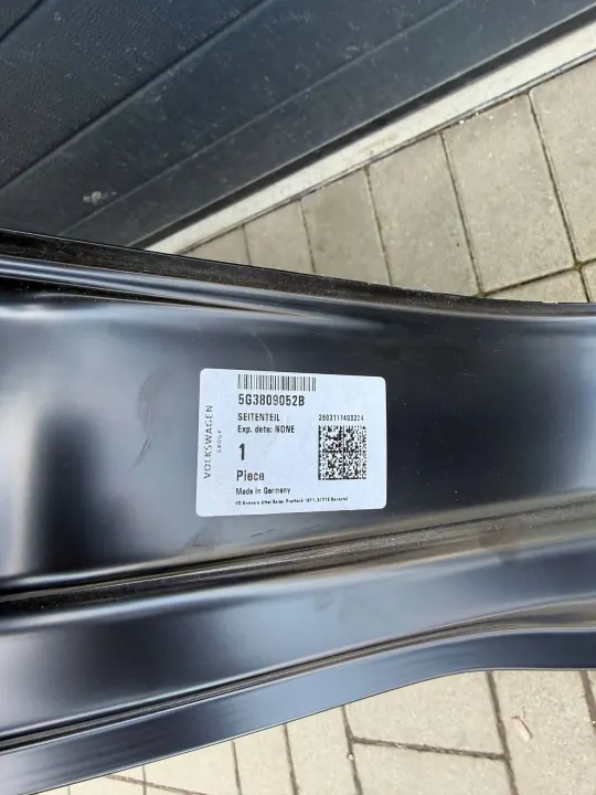 VW Golf 7 takaoikea lokasuoja OEM 5G3809052B image 7