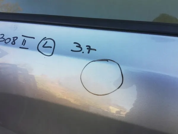 Vänster framskärm Peugeot 308 II image 2