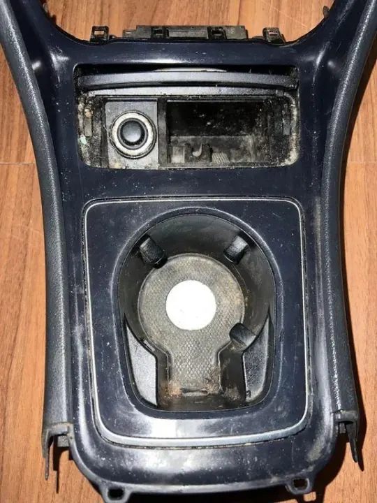 Cendrier Mercedes-Benz GLA W156 2015 OEM A1768100179 image 4