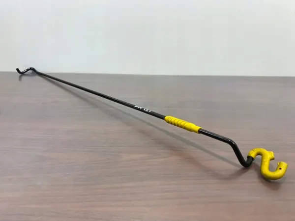 Soporte de capó Cupra Formentor OEM FBZ28872 - Usado image 2