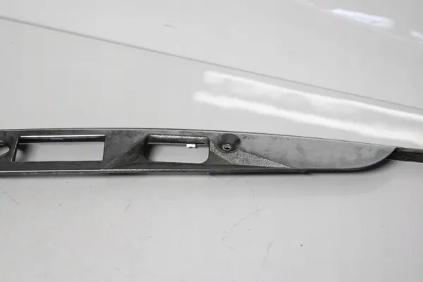 Moldura de maletero Mercedes CLS W219 OEM A2197580002 image 7