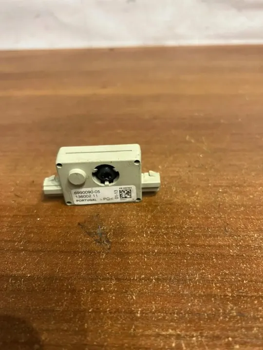 BMW X5 E70 Antennförstärkare OEM D1250 - Begagnad image 3