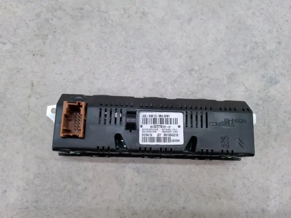 Pantalla usada OEM 98037778XT para Citroen C3 II FL image 3
