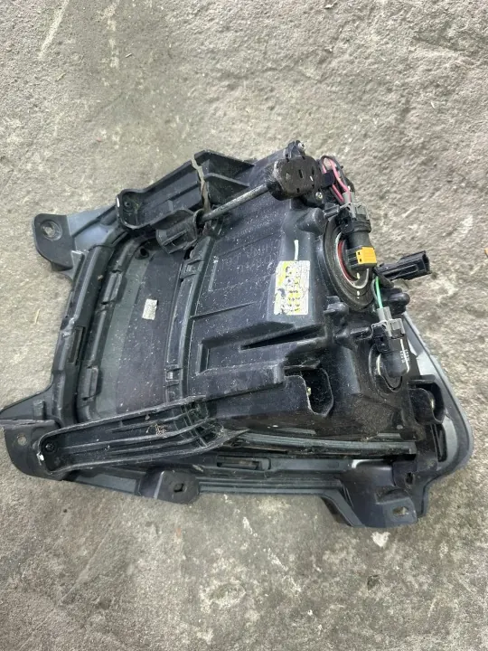 Halogenstrålkastare Vänster Fram Kia Sorento OEM 92201-C5100 image 3