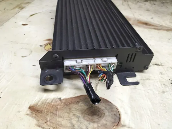 Amplificador Chrysler usado OEM 56038407AD para Voyager IV image 3