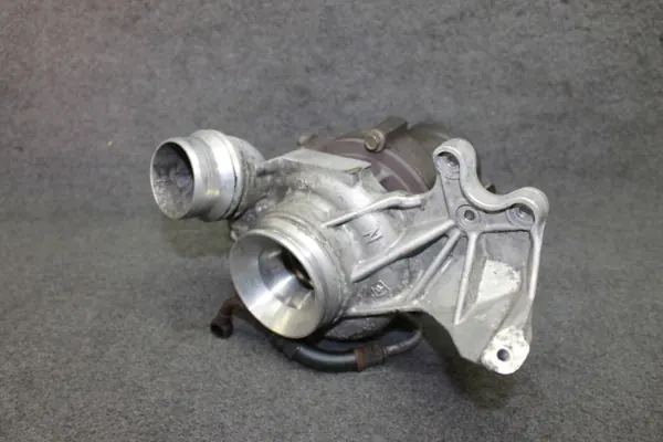 BMW Turbo OEM 7808758 N47D20C 2.0d moottorille image 2