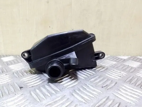 Tyhjiötankki OEM A6421400037 Mercedes-Benz CLK:lle image 3