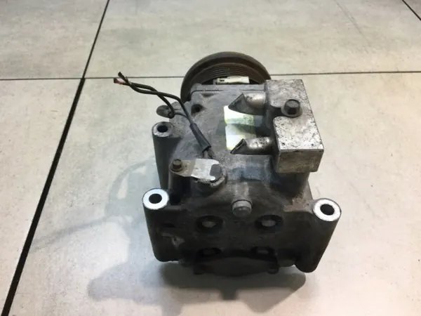 Compresseur Climatisation Ford Fiesta MK6 1.6 16V image 4