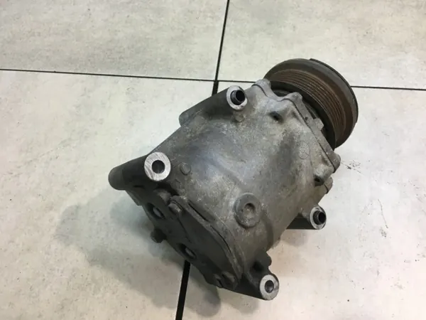 Compresseur Climatisation Ford Fiesta MK6 1.6 16V image 5