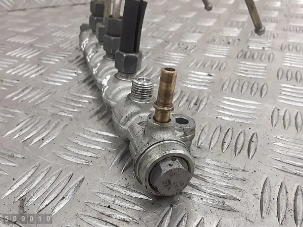 Brandstofrail RENAULT TRAFIC II 2.5L diesel 8200378703 image 5