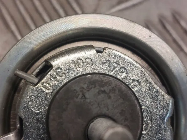 Conjunto de distribuição completo + bomba de óleo Skoda Fabia I Lift 1.2 12V image 9