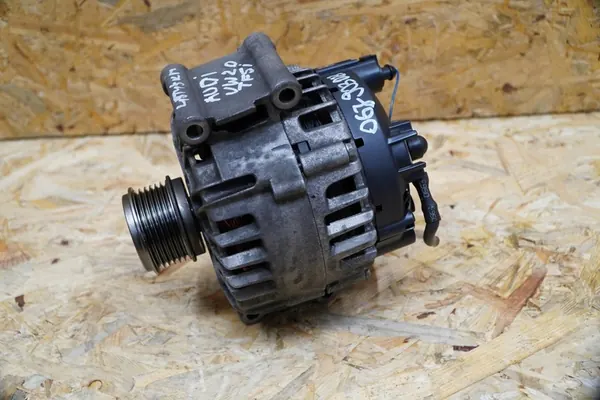 Vaihtovirtageneraattori Audi A3 S3 2.0 TFSI 06J903023B image 5