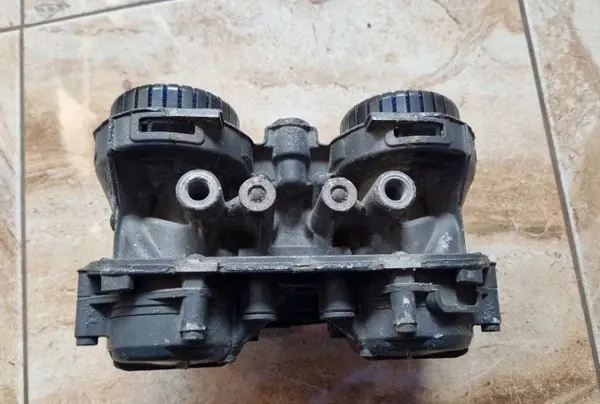 Válvula Moduladora Travão EBS Traseira OEM 1867002 DAF image 2