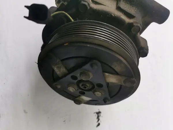 Compresor de aire acondicionado Ford Transit image 4