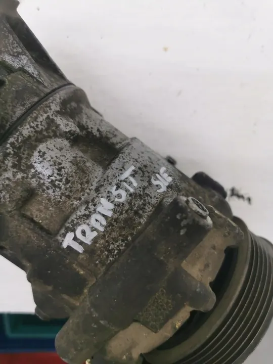 Compresor de aire acondicionado Ford Transit image 5