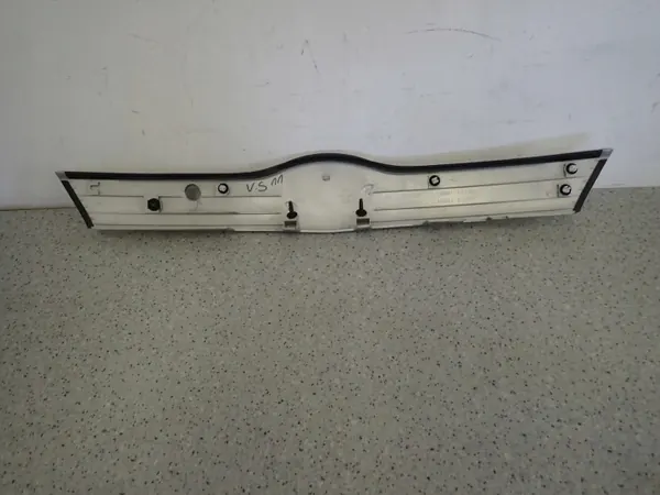 Toyota Verso S Bagagelucklist OEM - Begagnad image 6