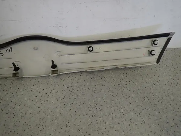 Toyota Verso S Bagagelucklist OEM - Begagnad image 8