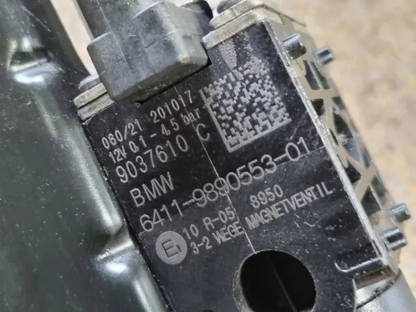 BMW Waterpomp OEM 9037610 voor 3-serie G20 G21 image 3